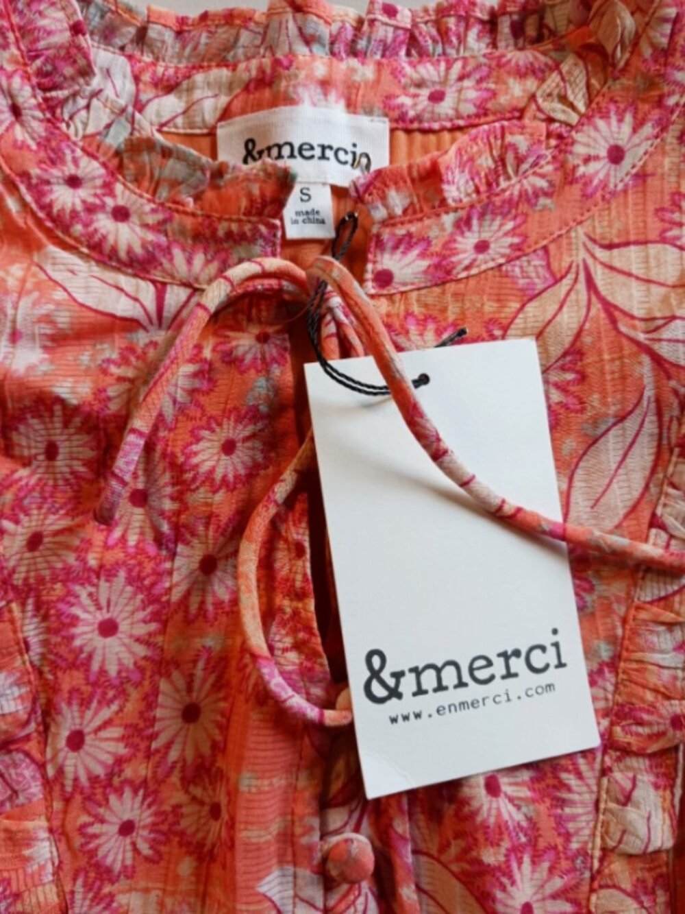 &merci Women's Short Sleeve Top Small Round Neck Floral Print Multi-Color NWT - Picture 7 of 8